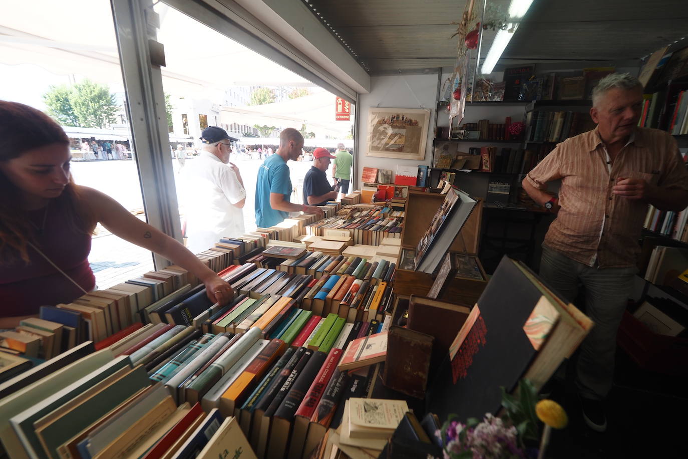 Fotos: Imágenes de la Feria del Libro Viejo de Santander