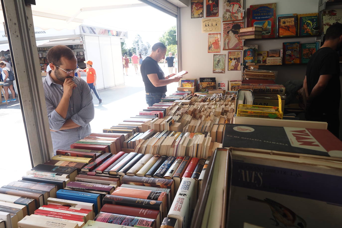 Fotos: Imágenes de la Feria del Libro Viejo de Santander