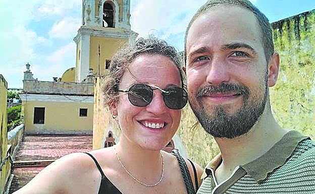 Del Piñal y Carolina, de viaje de novios en Cuba. dm