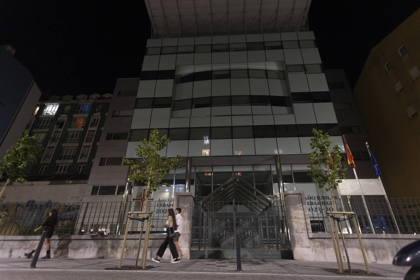 Fotos: Edificios emblemáticos de Santander, tras la entrada en vigor del Plan de Ahorro Energético