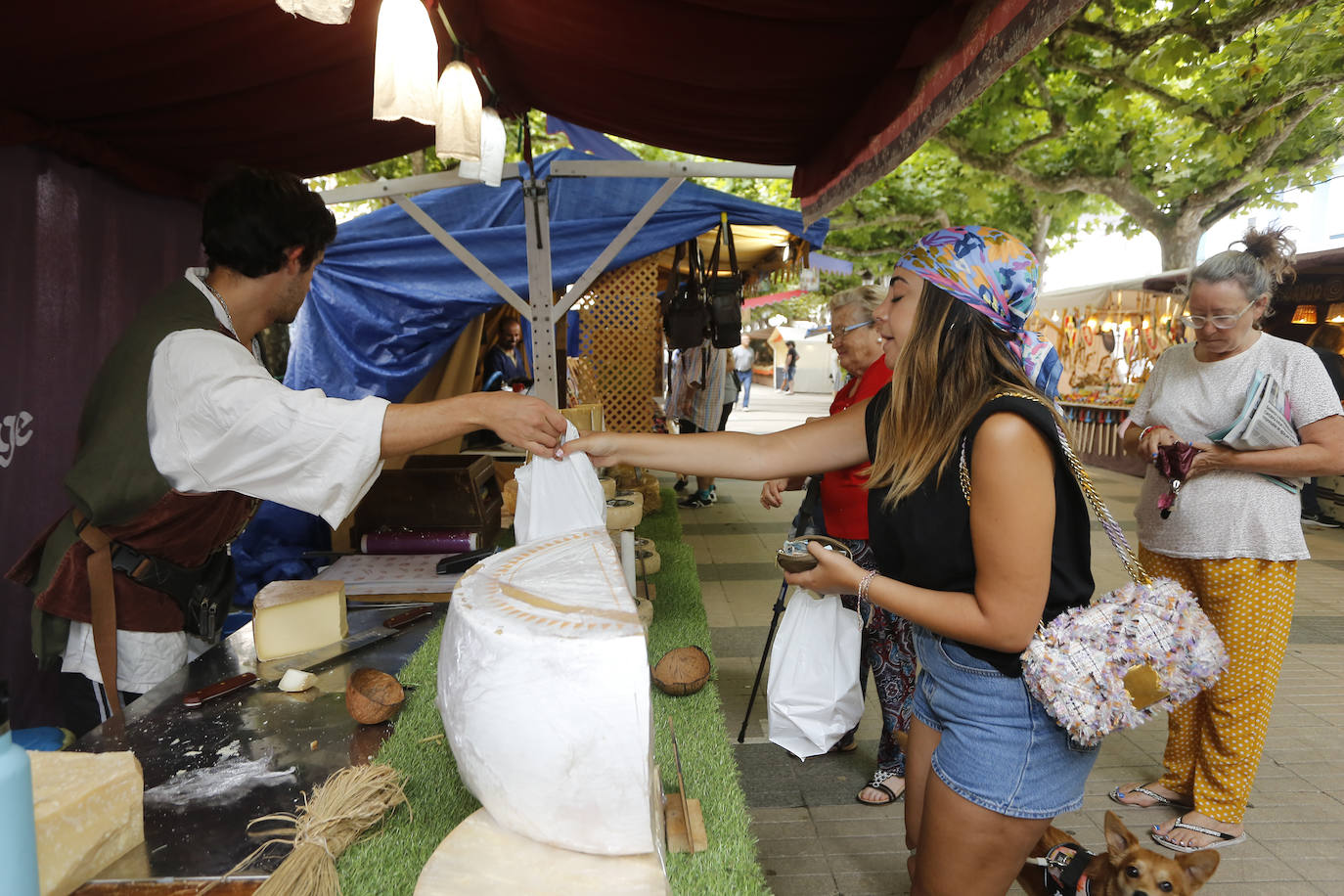 Fotos: Mercado renacentista en Torrelavega