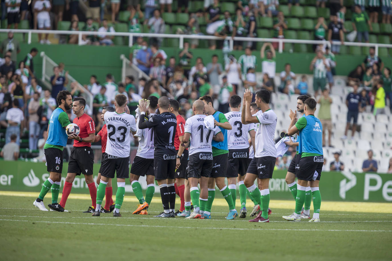 Fotos: El Villarreal castiga al Racing en el tiempo añadido