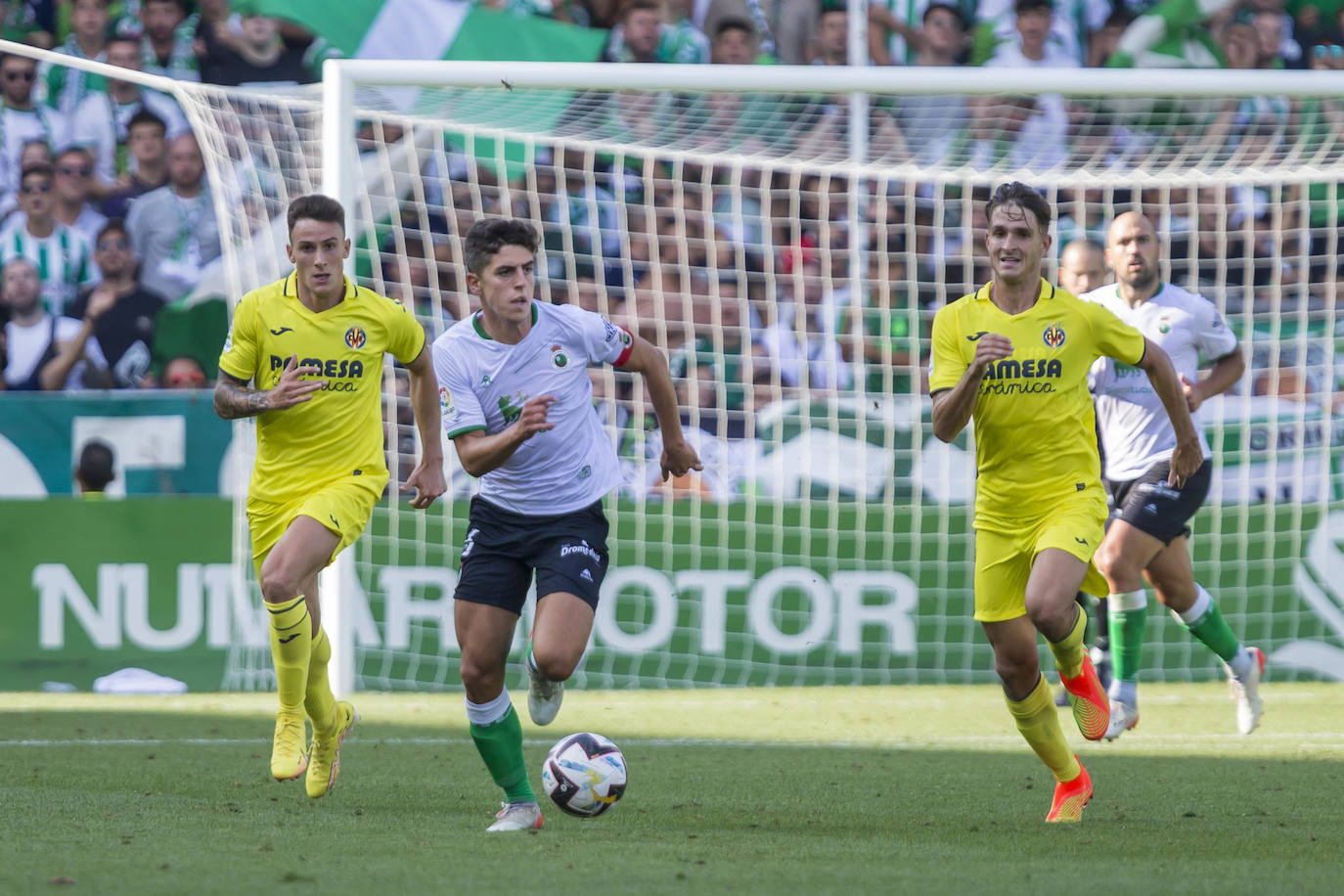 Fotos: El Villarreal castiga al Racing en el tiempo añadido