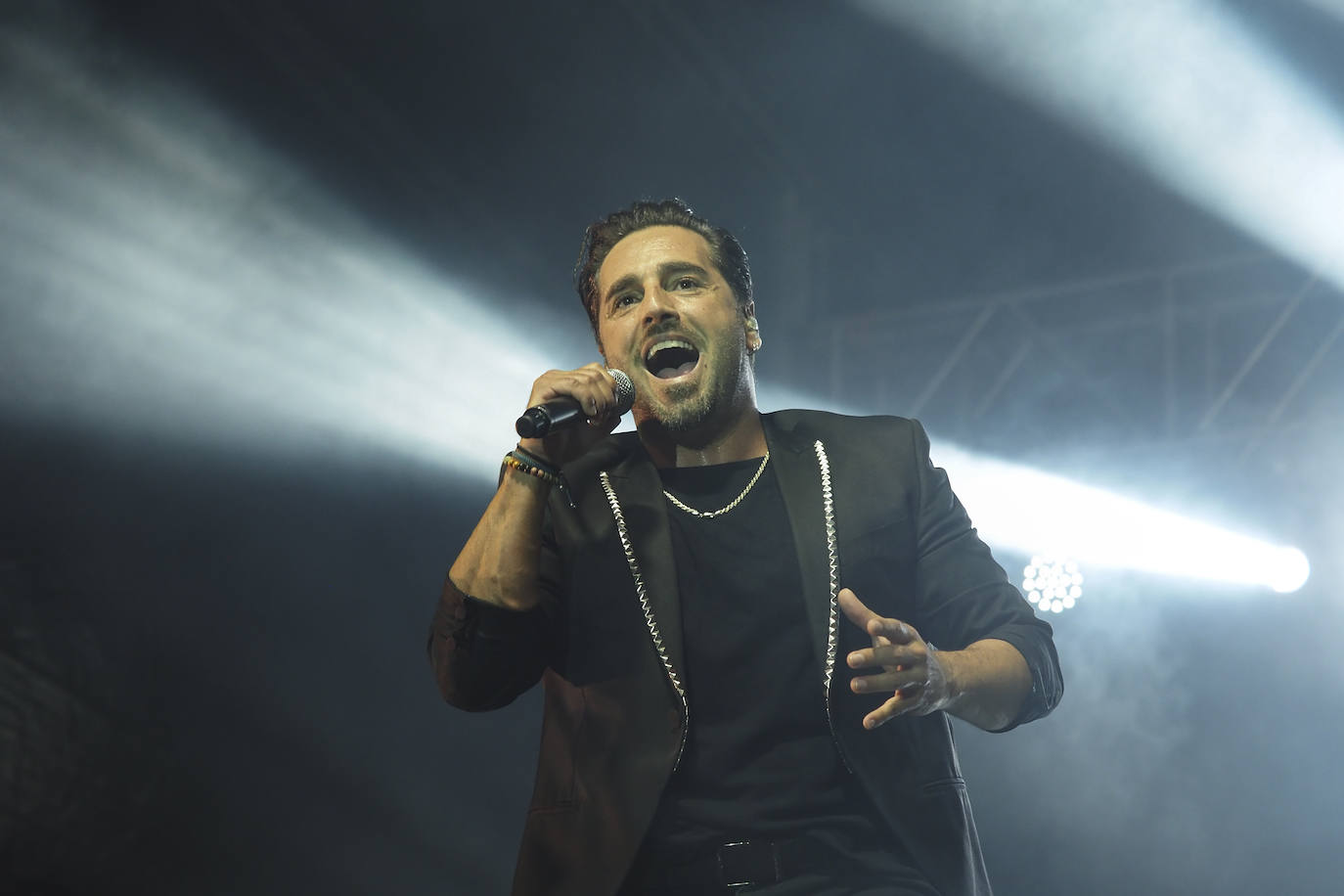 Fotos: Las imágenes del concierto que Bustamante ofreció anoche en Solares