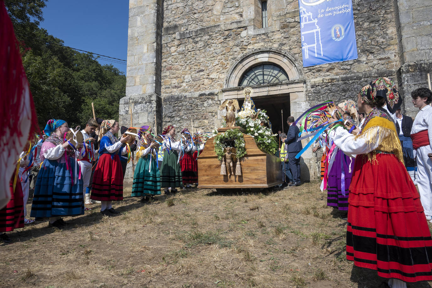 Fotos: Los pasiegos honran a la Virgen de Valvanuz