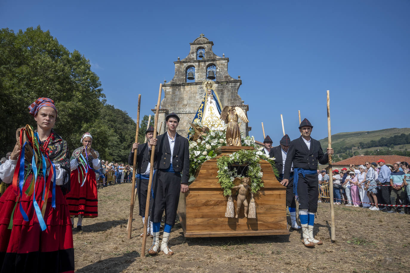 Fotos: Los pasiegos honran a la Virgen de Valvanuz