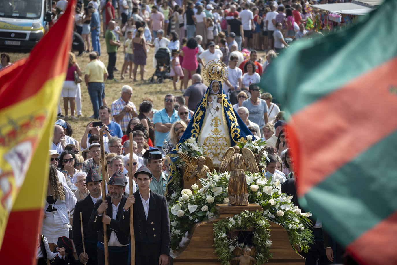 Fotos: Los pasiegos honran a la Virgen de Valvanuz