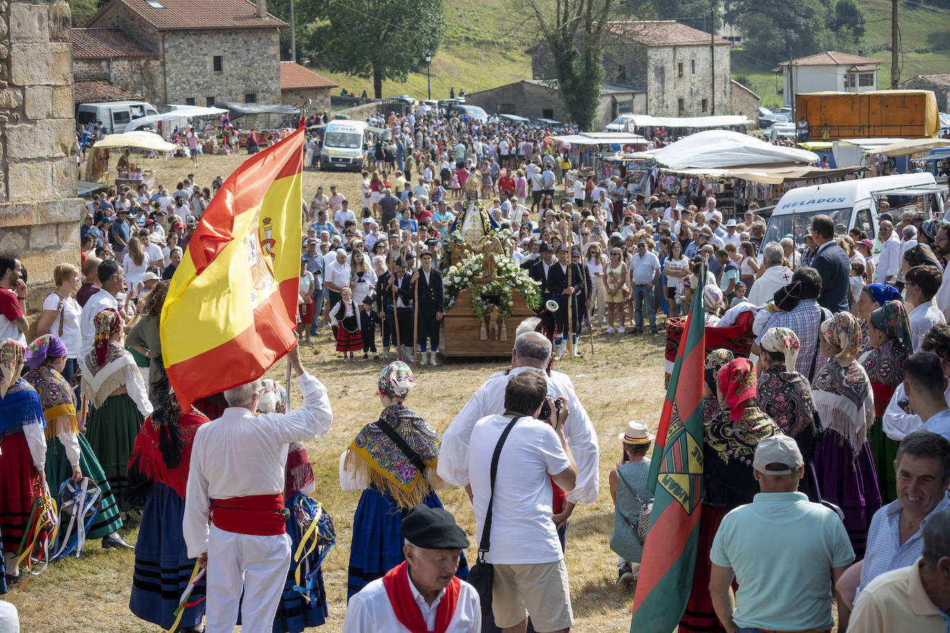 Fotos: Los pasiegos honran a la Virgen de Valvanuz