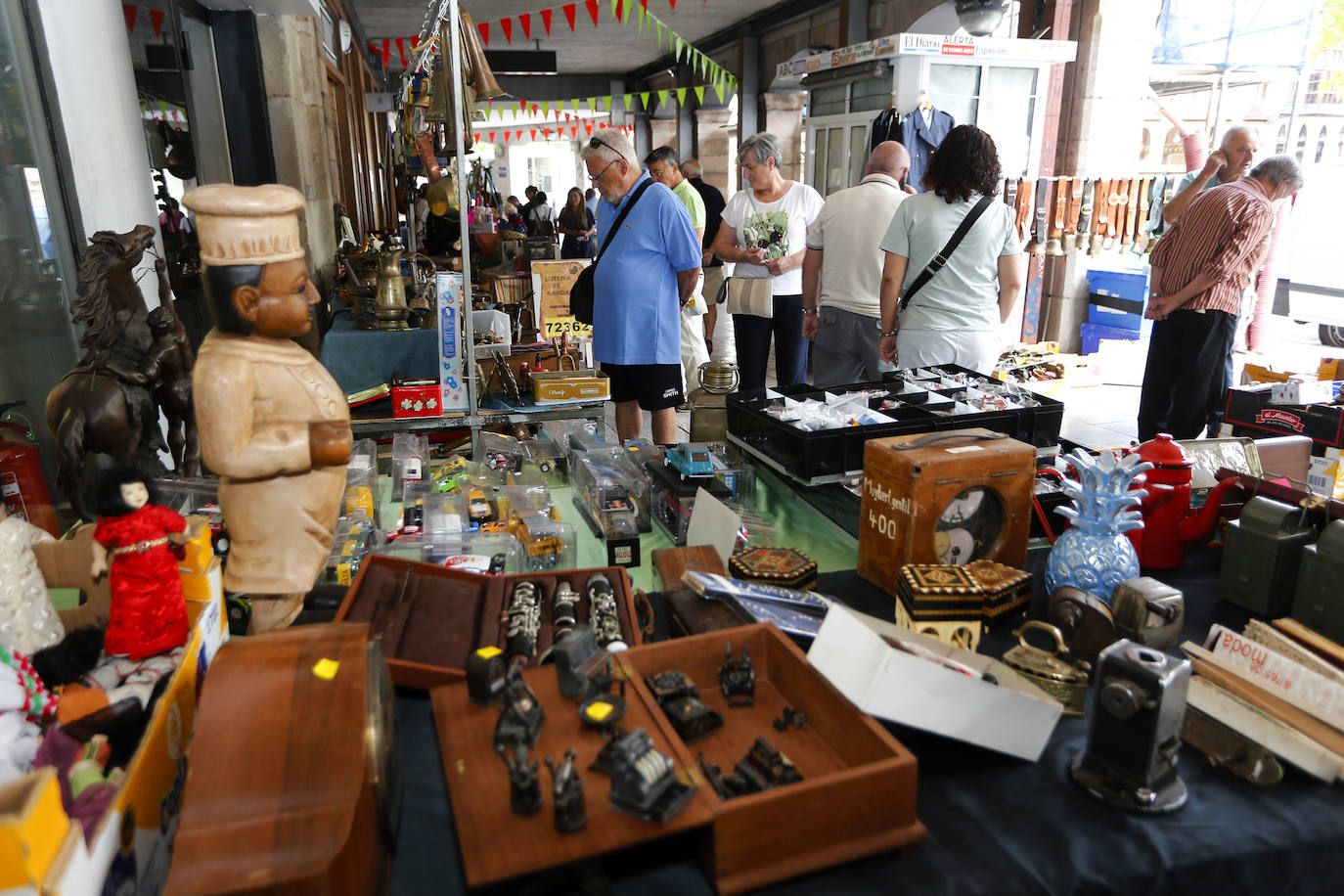 Fotos: La Feria de Artesanos conquista la Plaza Mayor