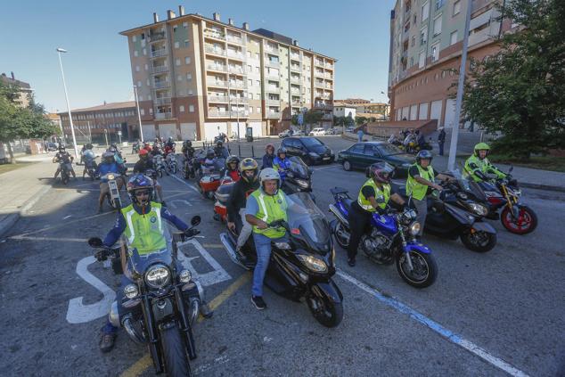 Participantes en la salida en moto por los alrededores de la ciudad