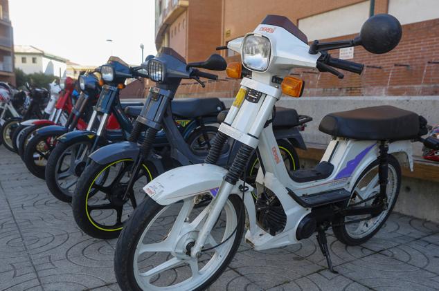 Participantes en la salida en moto por los alrededores de la ciudad