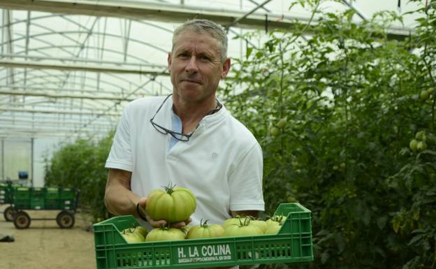 Ignacio Parraza Agricultor y uno de los encargados de Hortalizas La Colina (Bárcena de Cicero):  «Todos nuestros procesos de cultivo están controlados y son eficaces»