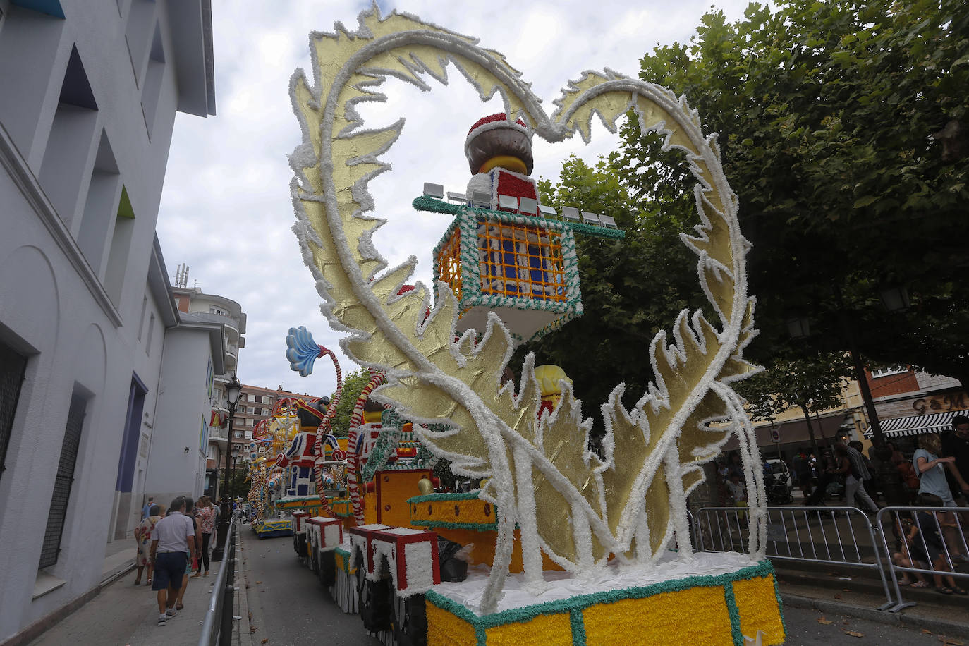 Fotos: Las carrozas de la Gala Floral, en imágenes