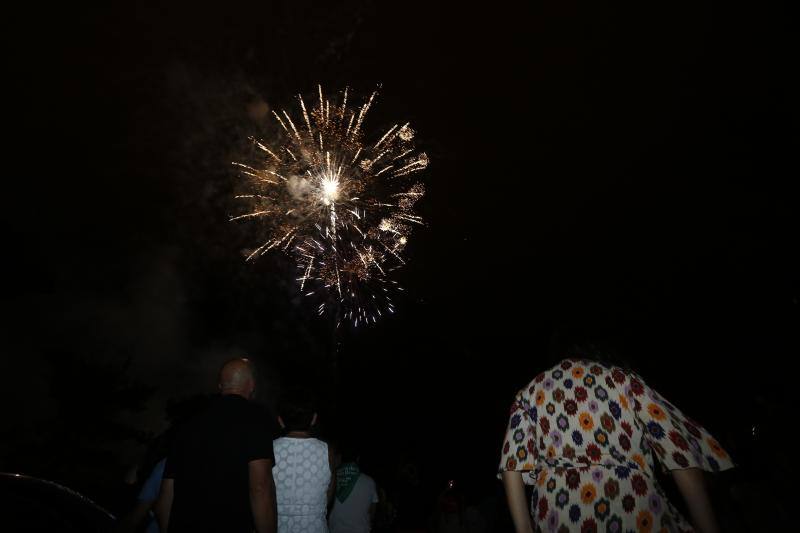 Fotos: Fuegos artificiales en Torrelavega