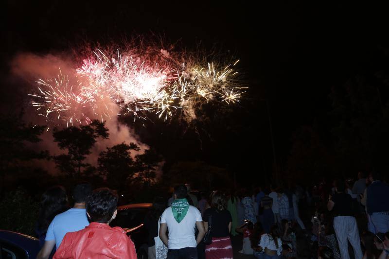 Fotos: Fuegos artificiales en Torrelavega