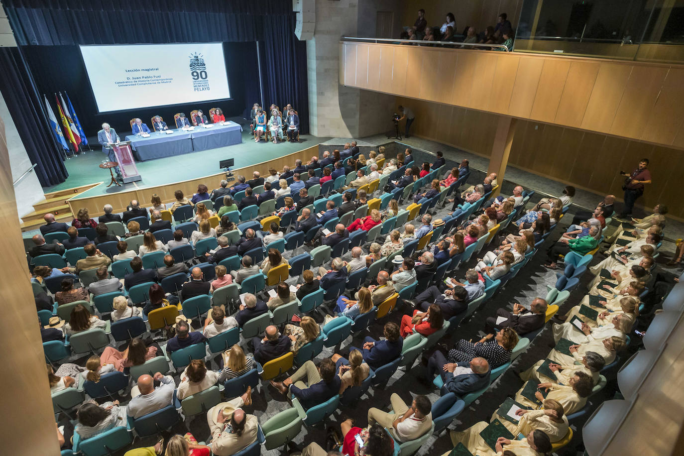 El paraninfo de La Magdalena acogió el acto de homenaje