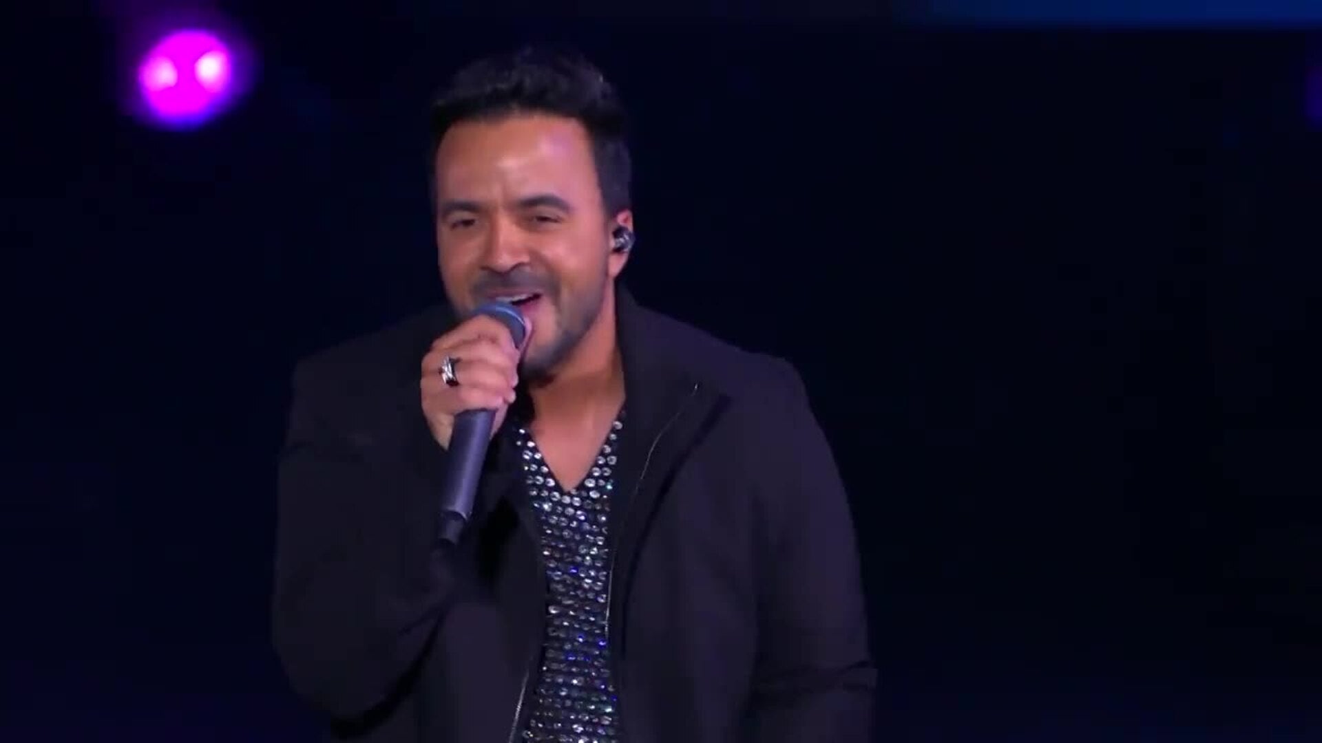 Luis Fonsi arrasa Marbella con su concierto en Starlite