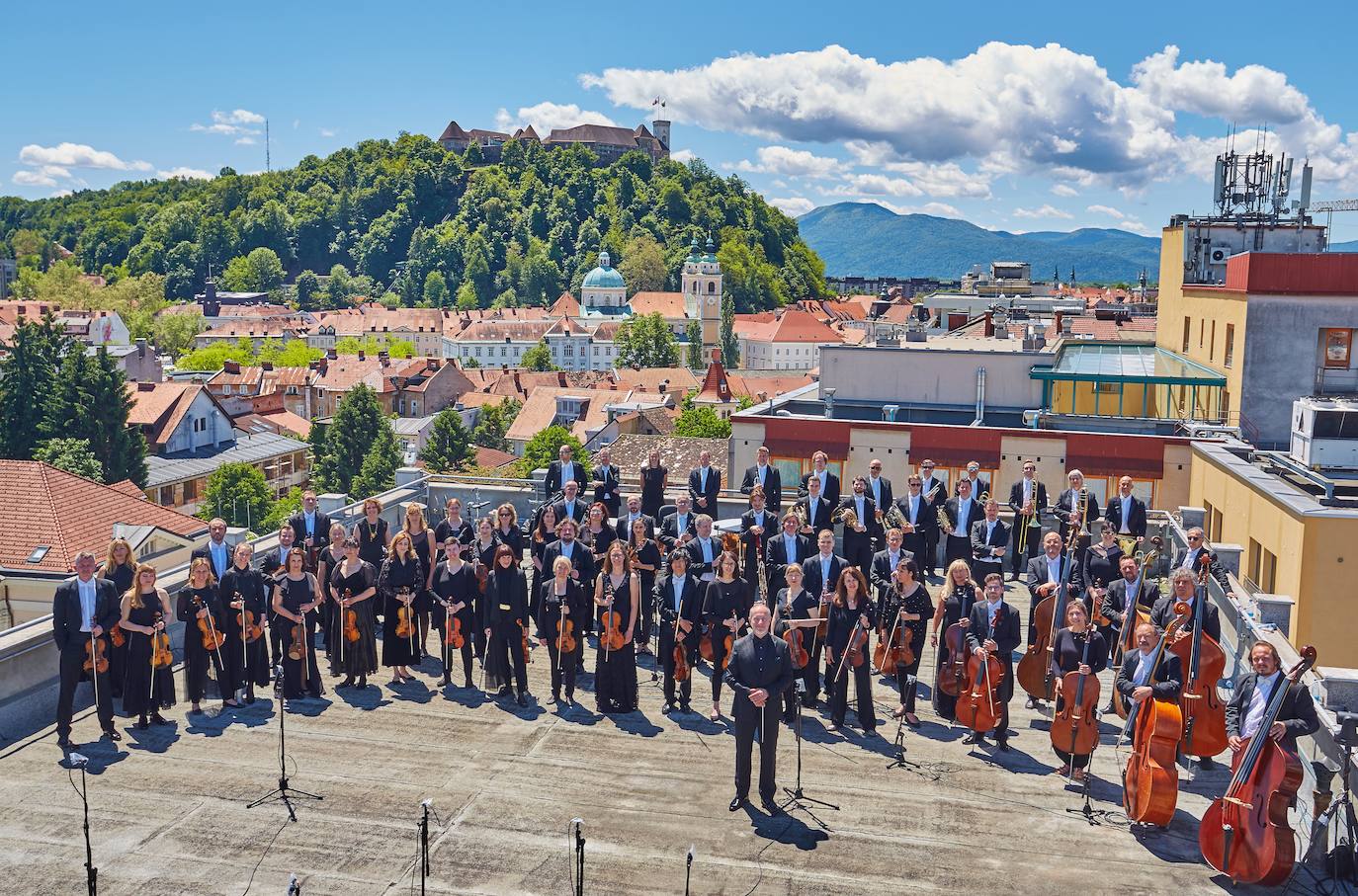 MÚSICA CLÁSICA. Jueves 6 de octubre. Sala Argenta. 19.30 horas. Orquesta Sinfónica de Radio Televisión de Eslovenia. Mario Hossen, violín | Rossen Milanov, director. Programa: Arriaga, Paganini, Mendelssohn. A 30 euros, B 30 euros, C 30 euros, D 25 euros y 10 euros. PMR B 30 euros, PMR D 25. 