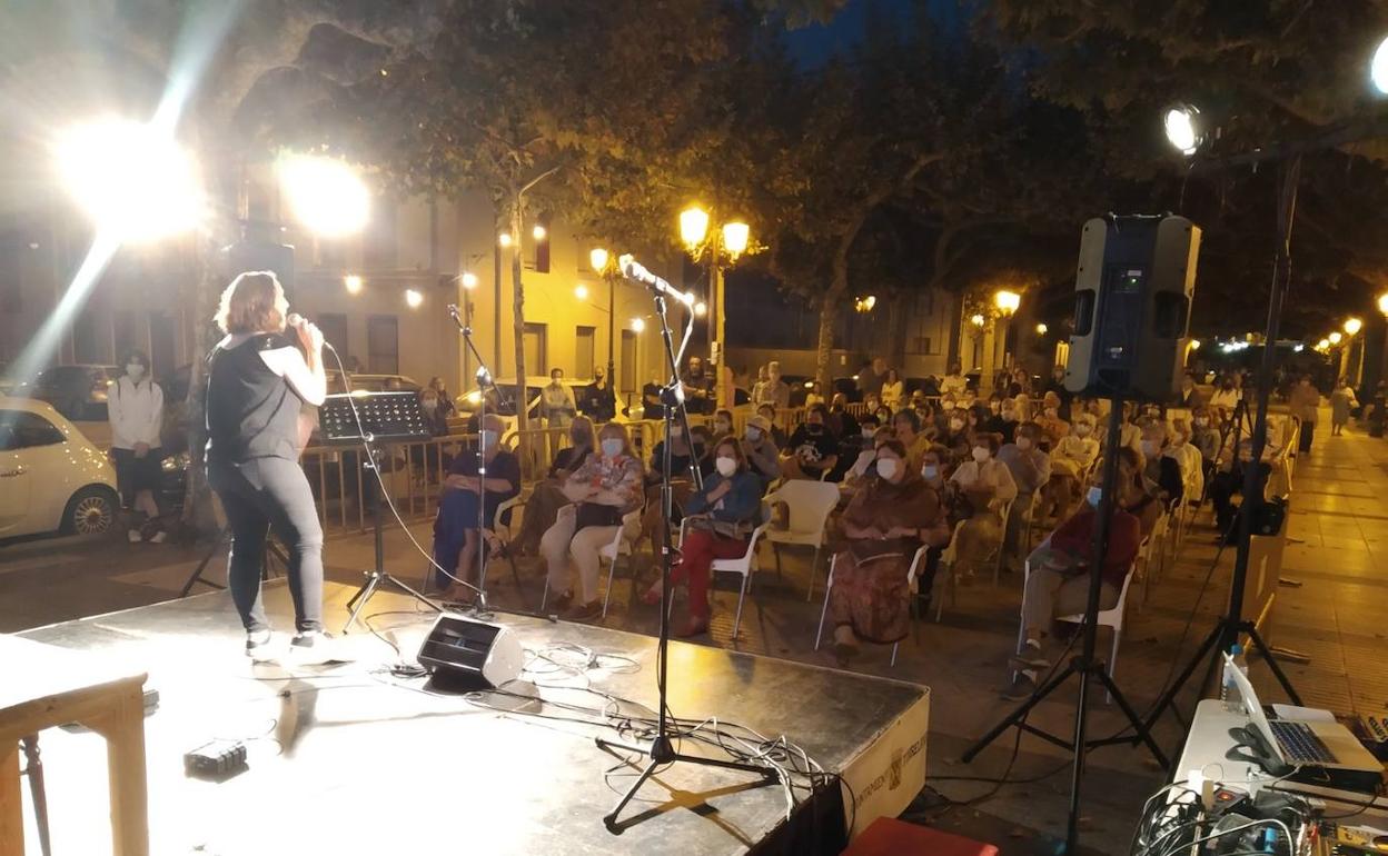 La poesía y la música de 'La noche de las luciérnagas' vuelve este sábado a Torrelavega