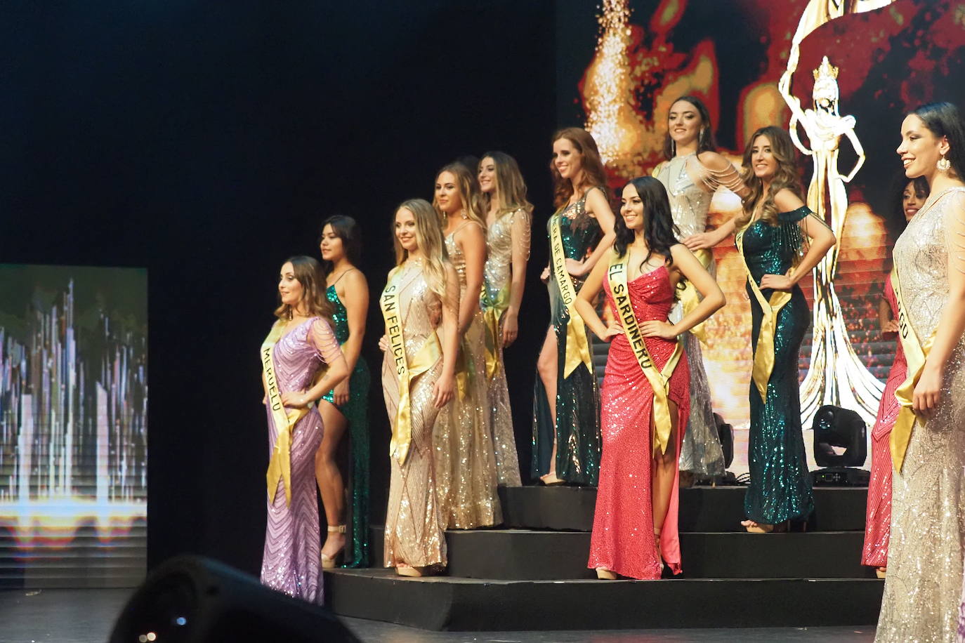 Marina Edilla, anoche, con la corona de Miss Grand Cantabria. 