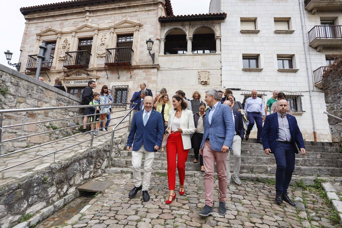 Maroto presentó los planes de sostenibillidad turística de San Vicente de la Barquera y Saja-Nansa