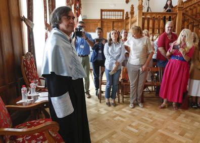 Imagen secundaria 1 - Varios momentos del acto que ha tenido lugar en el Palacio de La Magdalena.