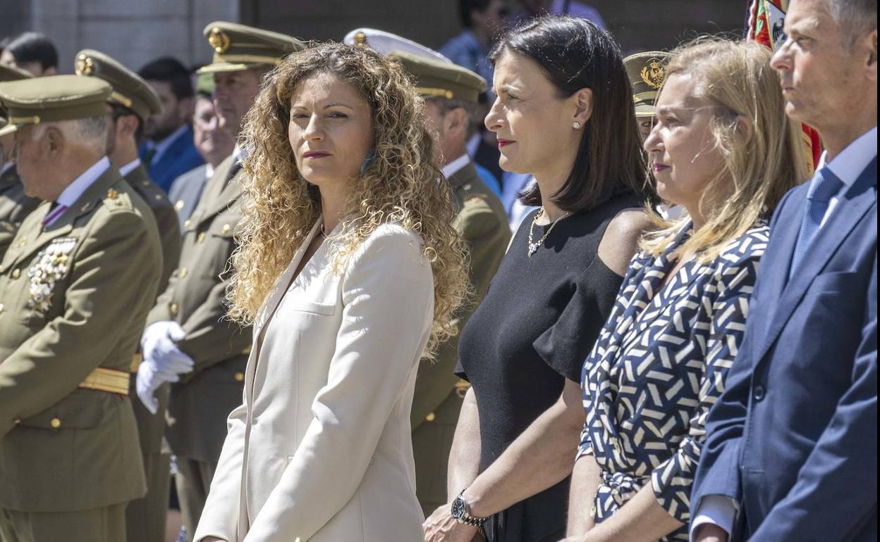 Quiñones e Igual en la Jura de Bandera civil que se celebró el pasado mayo. 