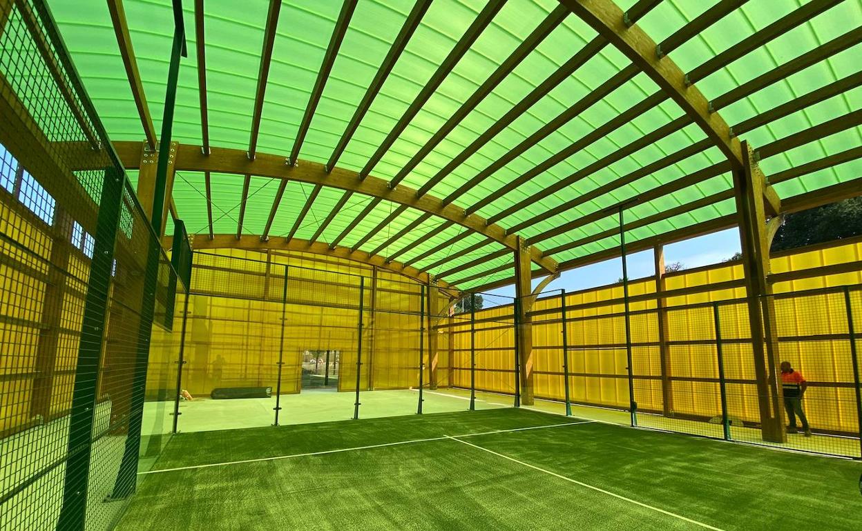 Interior de la nueva pista, que se ubica donde antes estaba uno de los dos campos de juego de tenis 