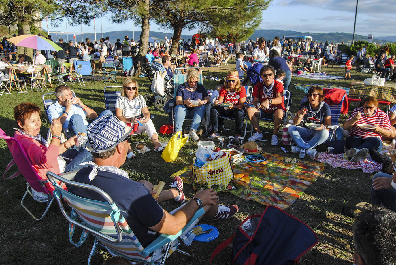 Fotos: Gran Marmitada en la Campa del Glacis de Santoña