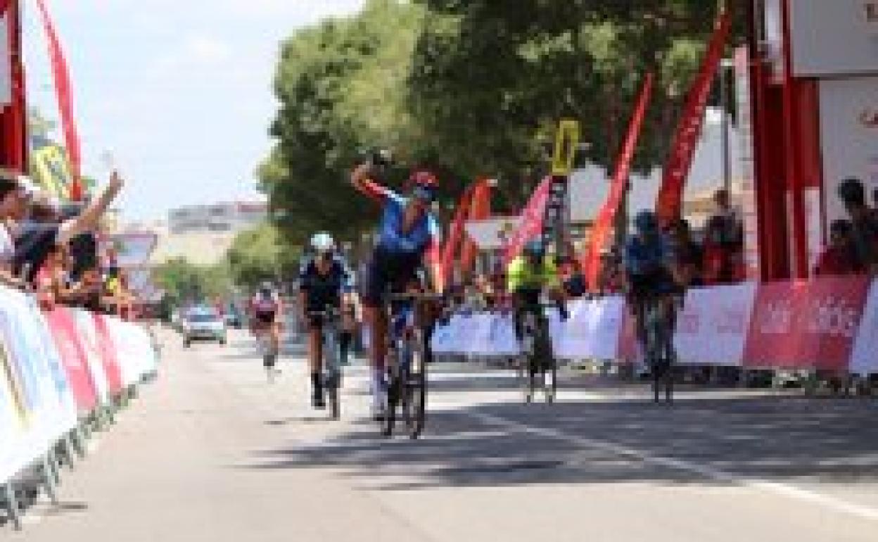 Quejas en Ribamontán al Mar por los cortes en vías para la carrera