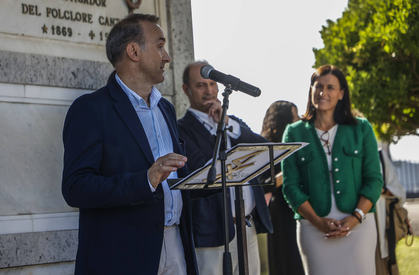 Fotos: Los restos de Mario Camus descansan en el Panteón de Ilustres de Ciriego