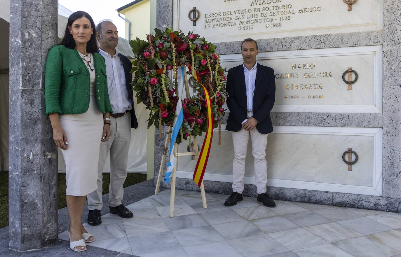 Fotos: Los restos de Mario Camus descansan en el Panteón de Ilustres de Ciriego