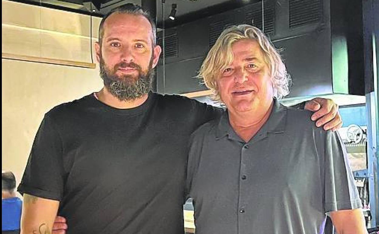 Fabio Alonso y Carlos Crespo, jefe de cocina y propietario de Kandela.