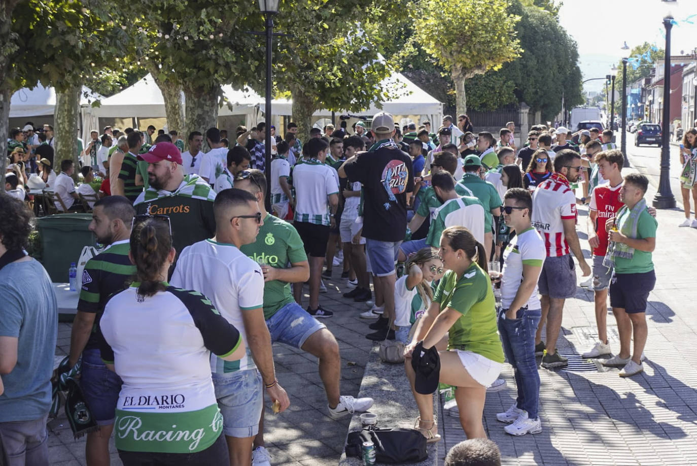 Fotos: Gran ambiente verdiblanco por las calles de Gijón