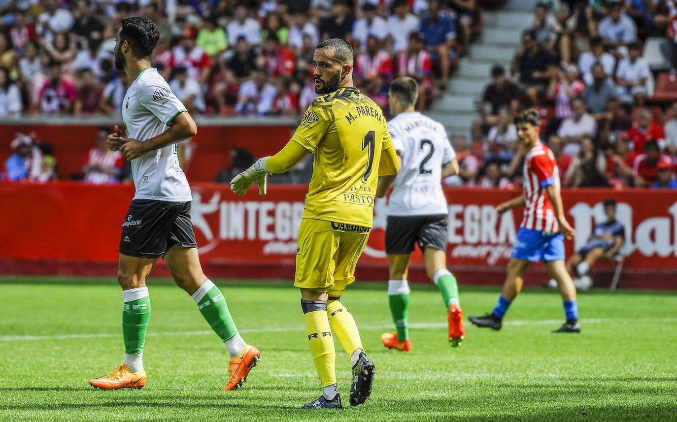 Fotos: Imágenes del partido Sporting-Racing en El Molinón