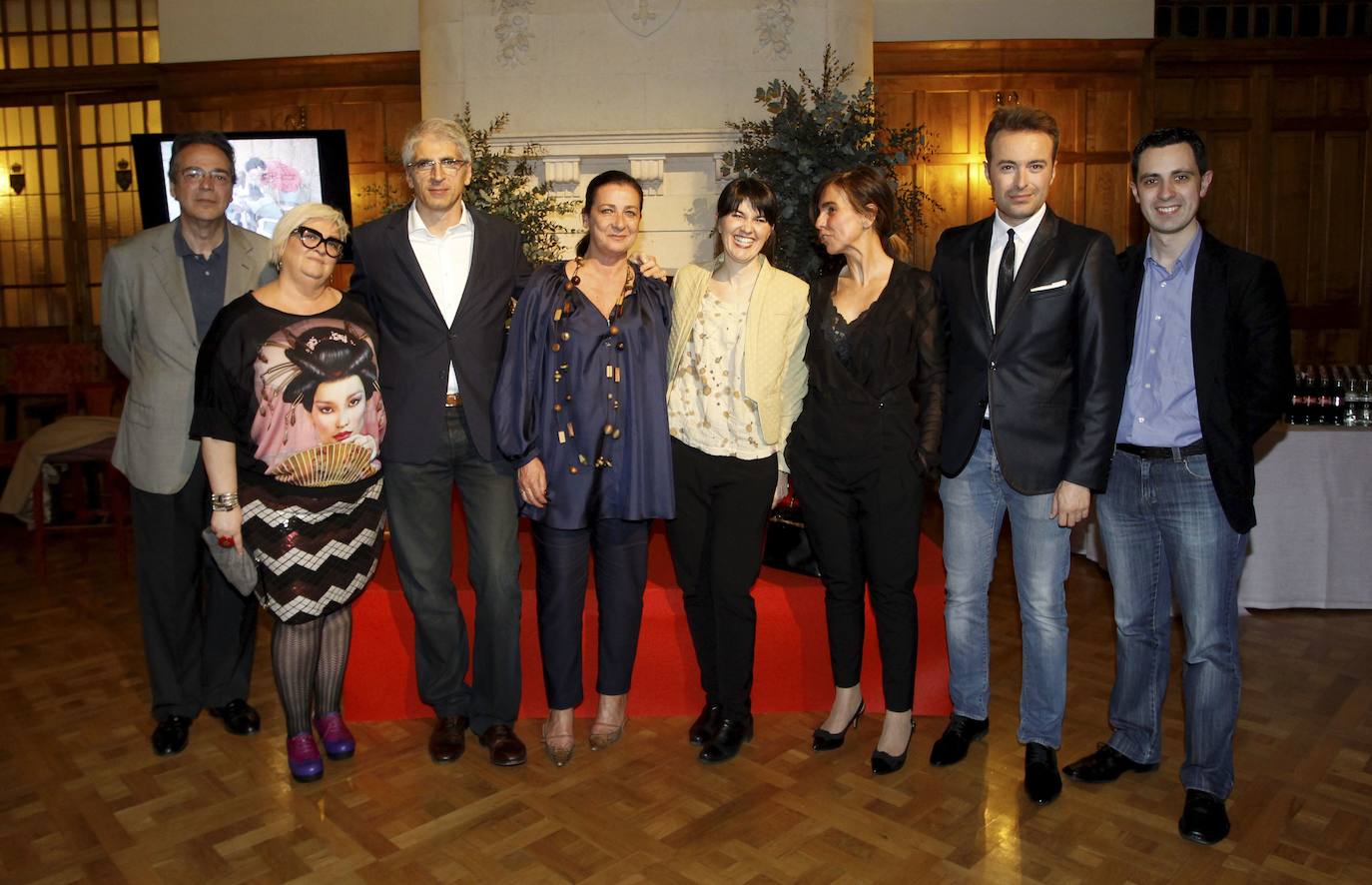 05/04/2014Acto de la ONG 'Ayitimoun yo' en el Palacio de La Magdalena de Santander. En la imagen, Alberto Lantero, Lola Sáinz, Enrqieu Alvarez, Carmen Ruiz, María Belón, Memi Escárzaga, Jesús Mazón y Mateo Echevarría. 