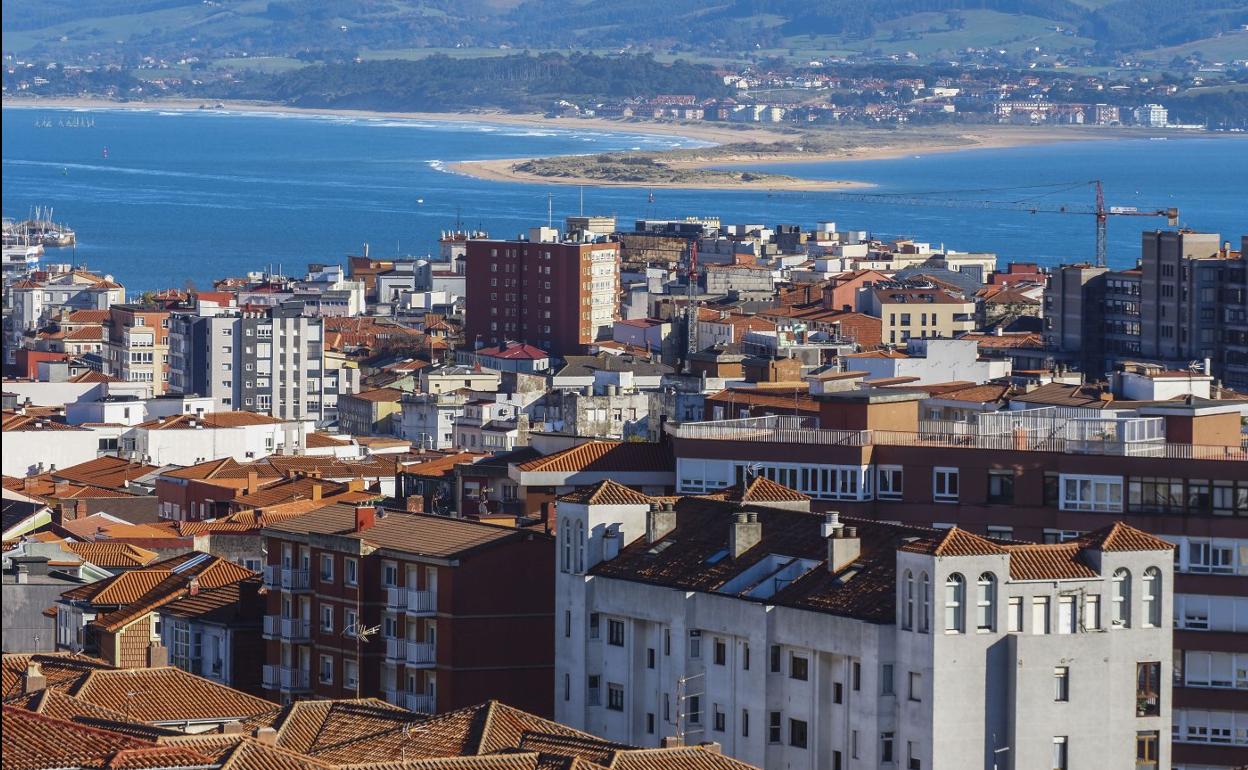 Imagen de la bahía de Santander desde la zona de General Dávila, uno de los barrios que aspiran a captar fondos europeos para la rehabilitación de espacios urbanos. 