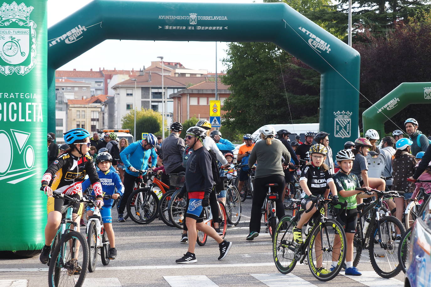 Fotos: Torrelavega, sobre dos ruedas