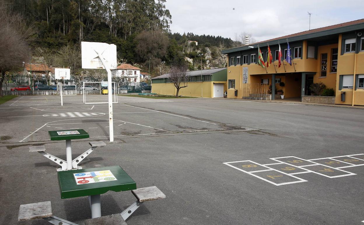 Pista polideportiva del Colegio Público Matilde de la Torre