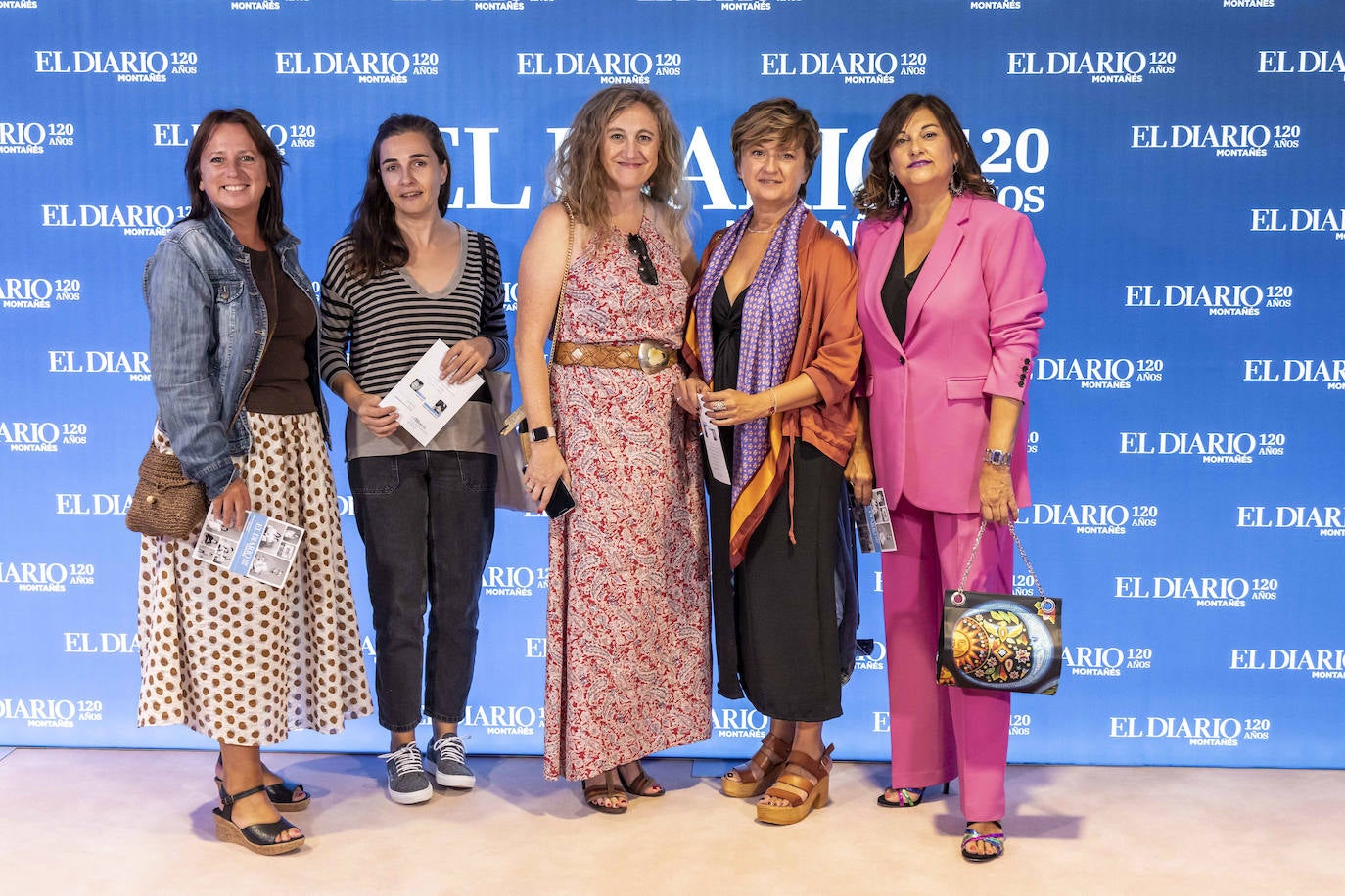 Ester Olabarrieta (izquierda), Lucía Llano, Ana Mazo, Pilar Llera y Maribel Cabo.