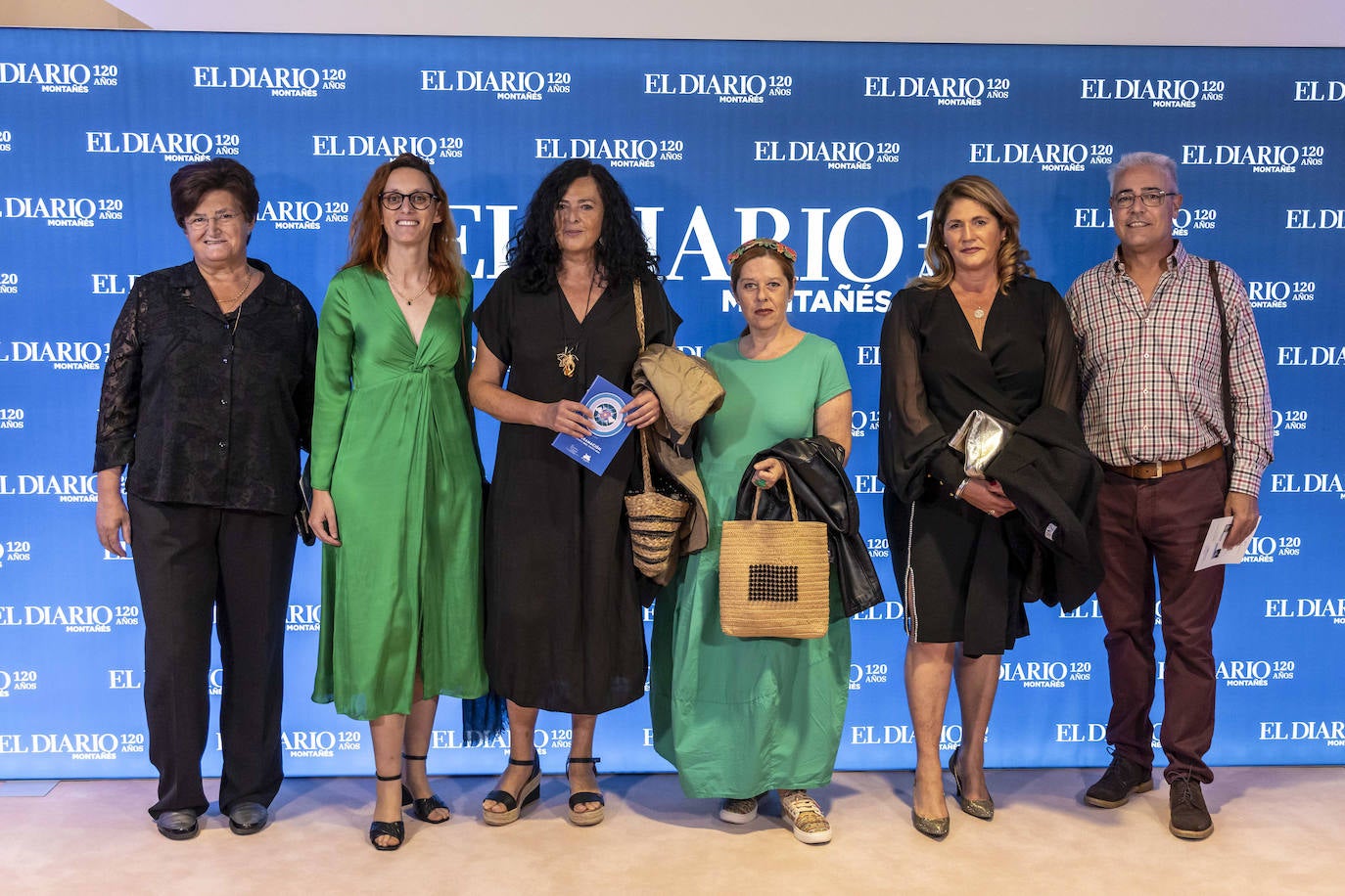 Ángeles Balbás (izquierda), Celia Macho, Gloria Pereda, María José Pereda, Concepción Revuelta y Javier Gómez.