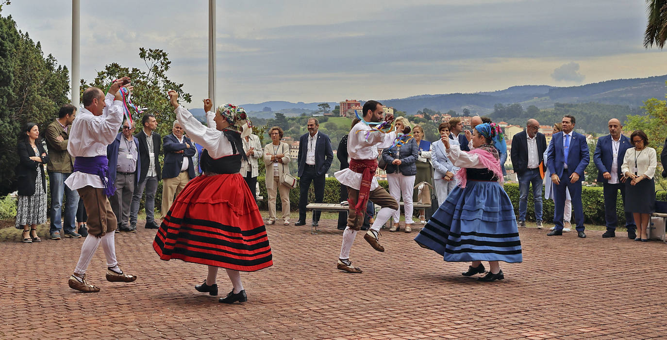 Fotos: Los representantes de las Casas de Cantabria en España y el extranjero, reunidos en Comillas