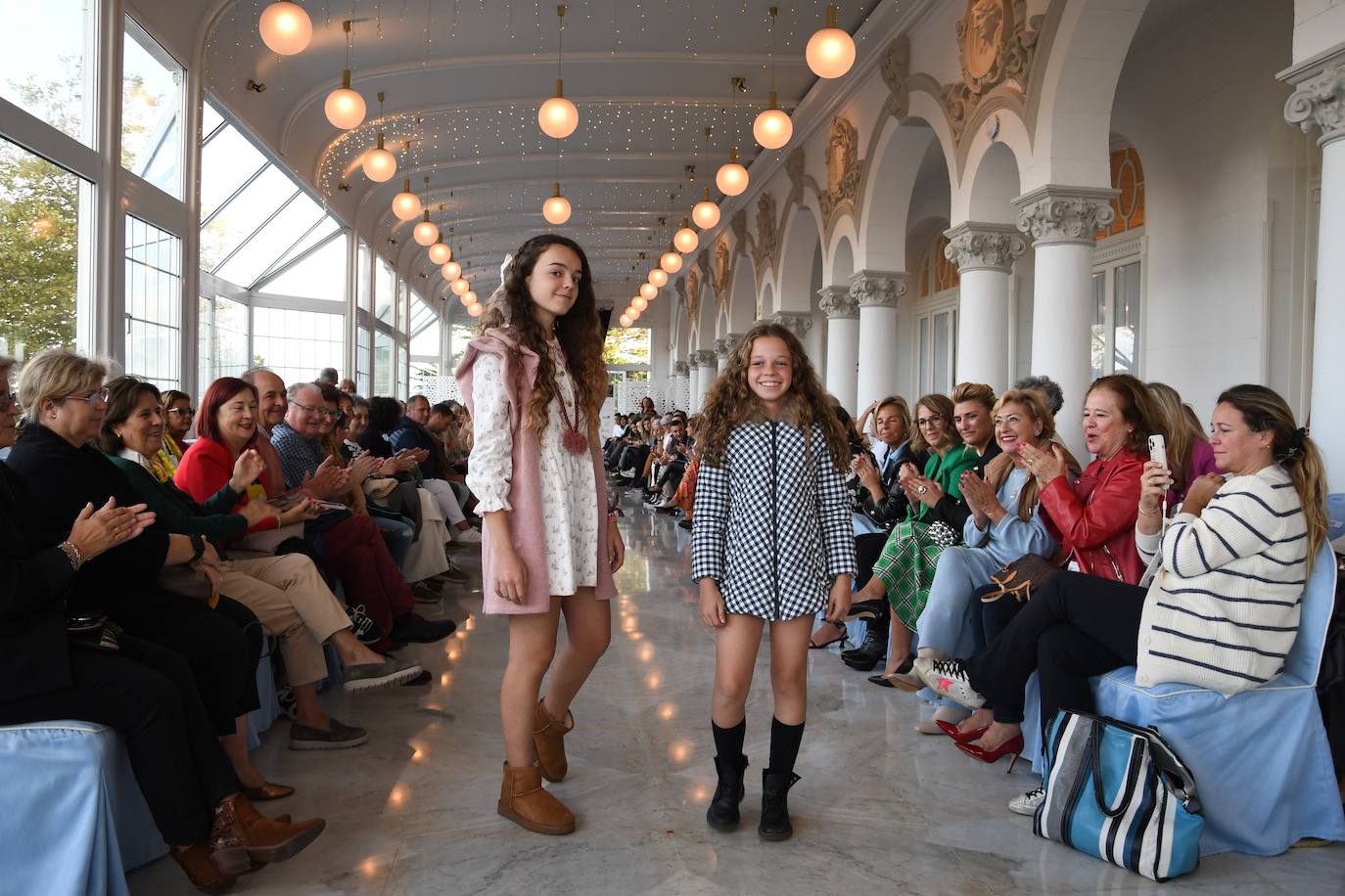 La firma gallega de moda infantil 'La Martinica' fue la encargada de inaugurar los desfiles en el Hotel Real, en los que también participaron la creadora asturiana Elisa Álvarez ('Cyrana') y las cántabras Ana Cuevas ('Ana Ikigai') y Zoa Madrazo ('My Closet')