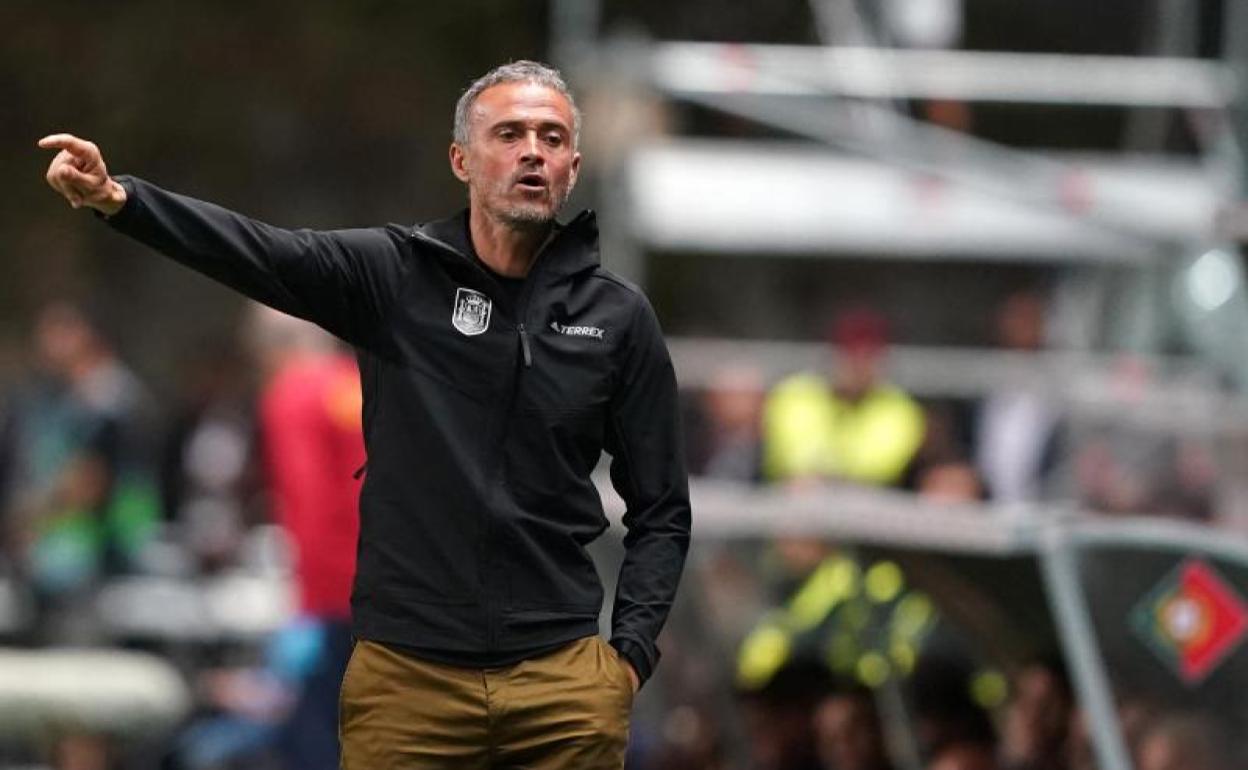 Luis Enrique, durante el partido entre Portugal y España.