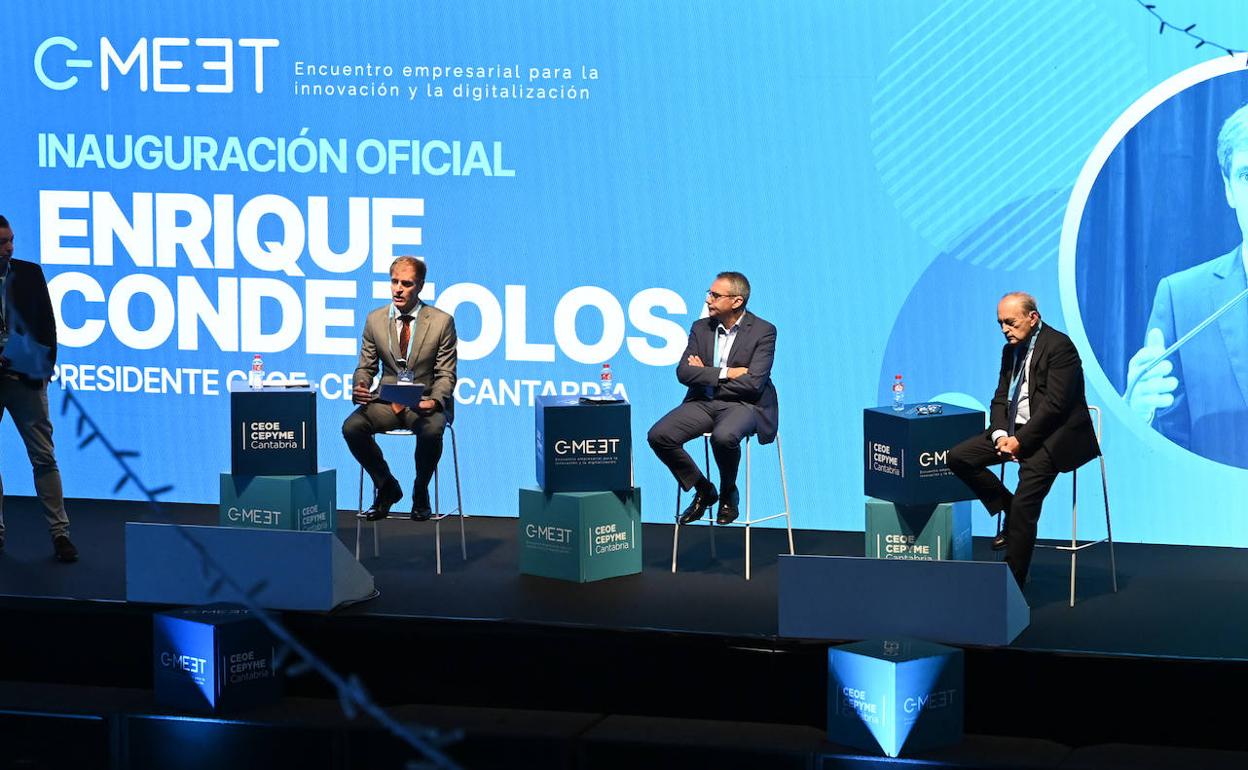 Enrique Conde y Alberto Martínez Lacambra (derecha), este miércoles en el estreno de C-Meet. 