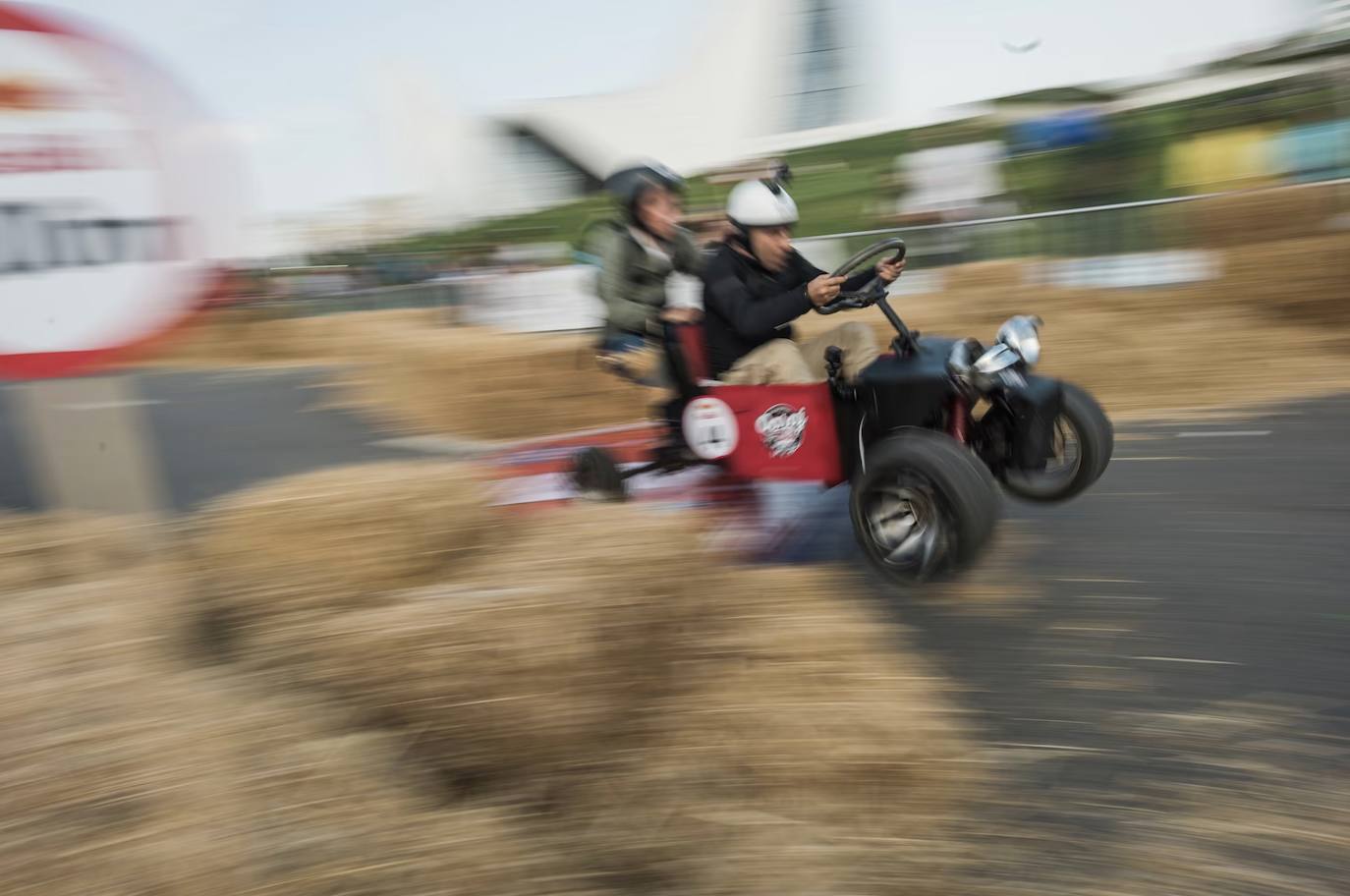 Fotos: Así son las carrera de Autos Locos de Red Bull