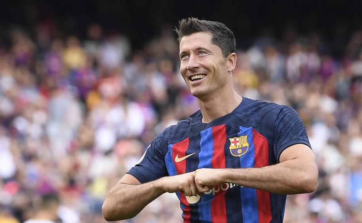 Robert Lewandowski celebra un gol ante el Elche. 