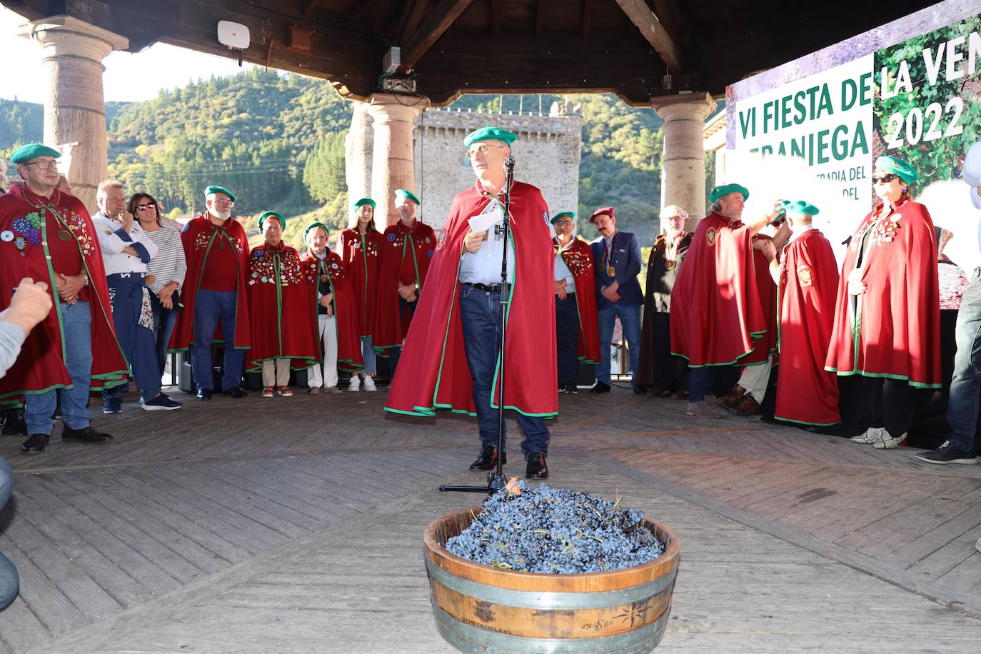 Fotos: Imágenes de la Fiesta de la Vendimia y el IX Capítulo de la Cofradía del Aguardiente de Orujo y Vino de Liébana