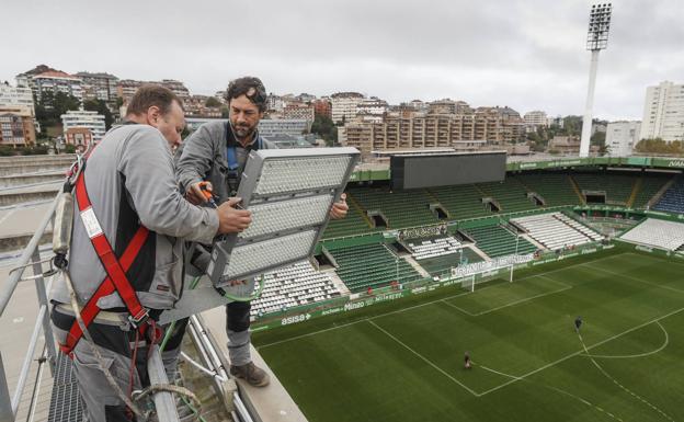 Los Campos de Sport estrenarán ante el Zaragoza la iluminación interior del estadio 