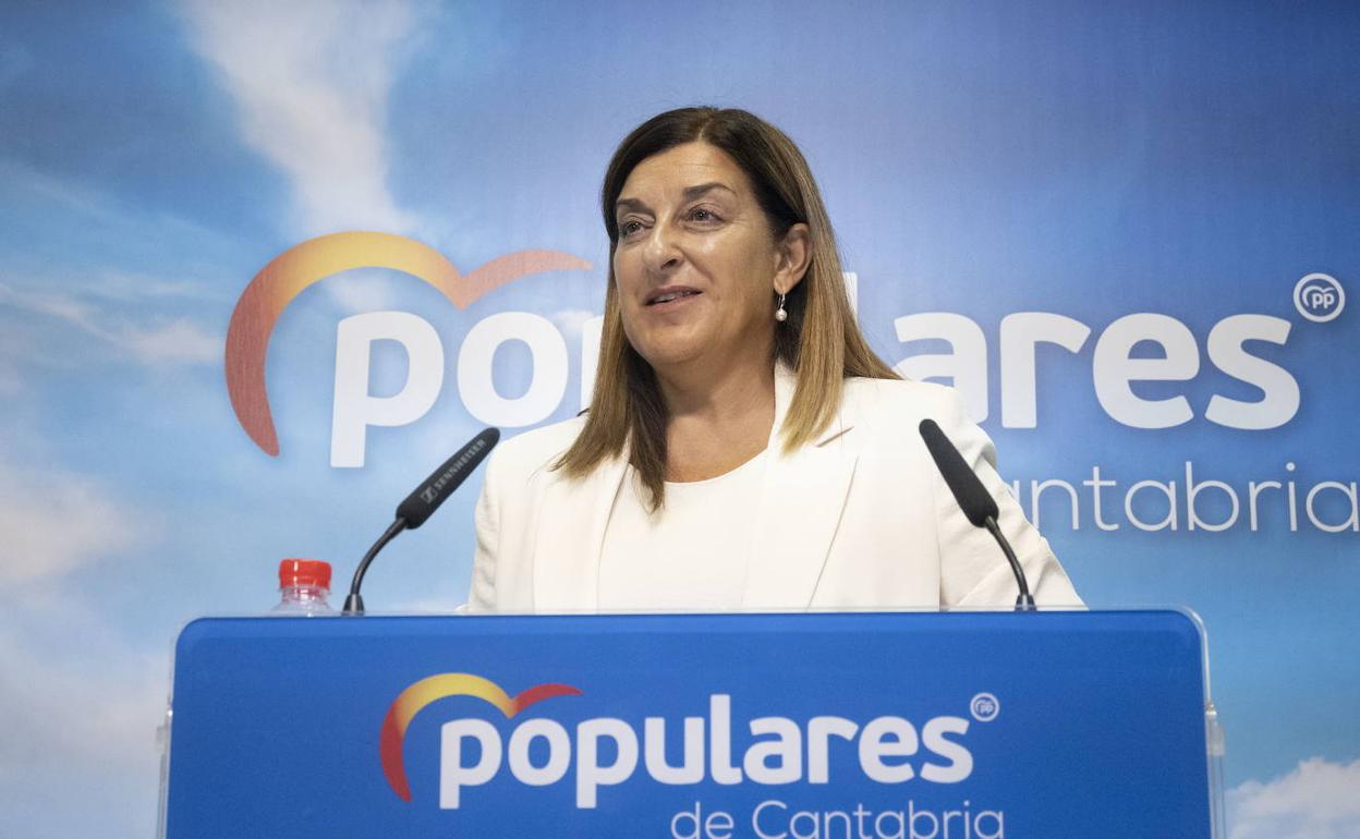 María José Sáenz de Buruaga, presidenta del PP cántabro.